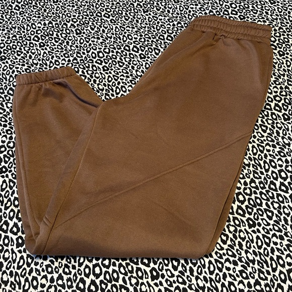 Jogging Set - Picture 4 of 8